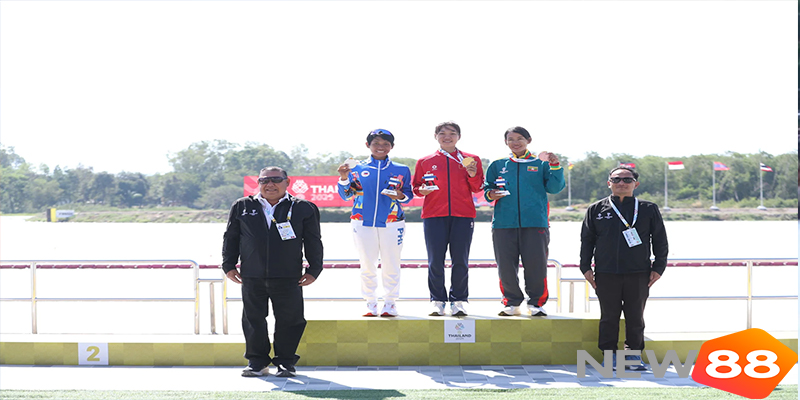 Hồ Thị Duy xúc động trên bục nhận huy chương SEA Games 33