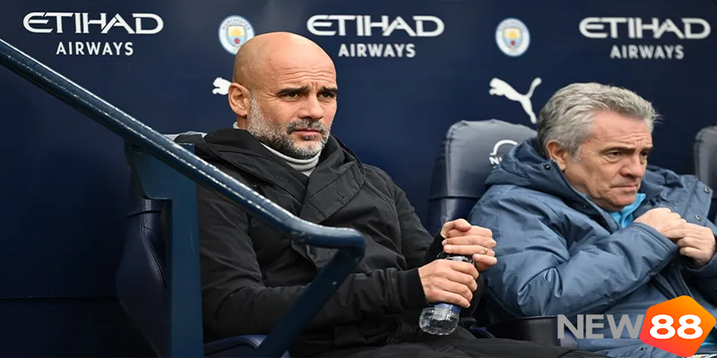 Pep Guardiola chỉ đạo Man City tại Etihad