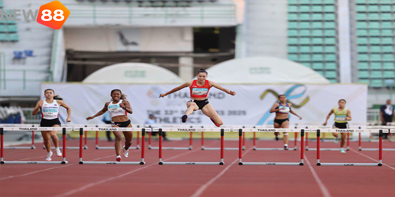 Khoảnh khắc về đích 400m rào nữ