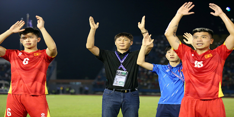 Thầy trò HLV Kim Sang-sik tự tin bước vào các trận đấu quyết định