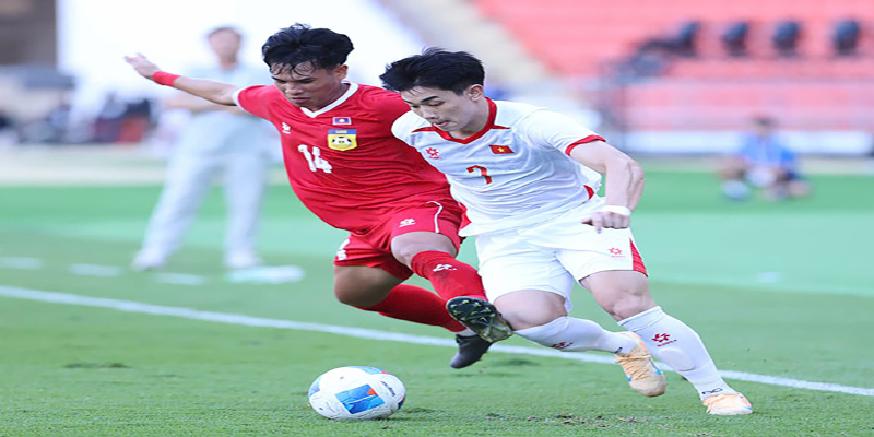 Tiền đạo Đình Bắc tỏa sáng, giúp bóng đá Việt Nam giành chiến thắng trước Malaysia