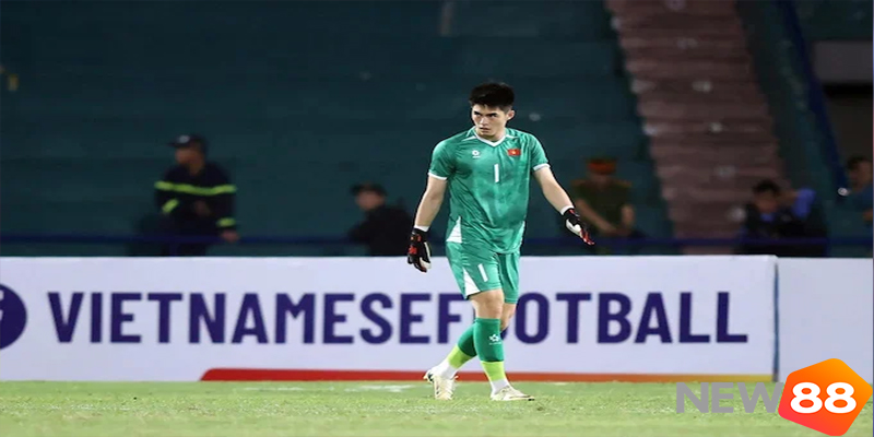 Thủ môn Trần Trung Kiên thi đấu xuất sắc